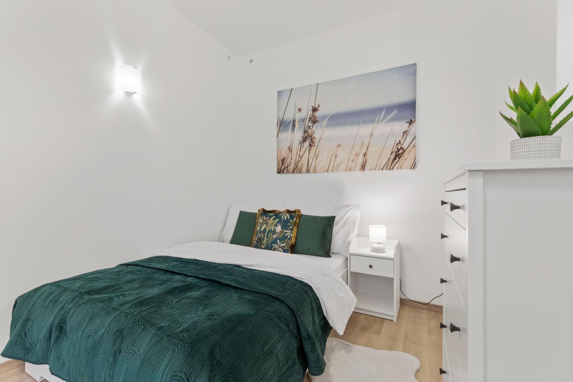 Garden Haven Studio In Old Town Bratislava Esterno foto